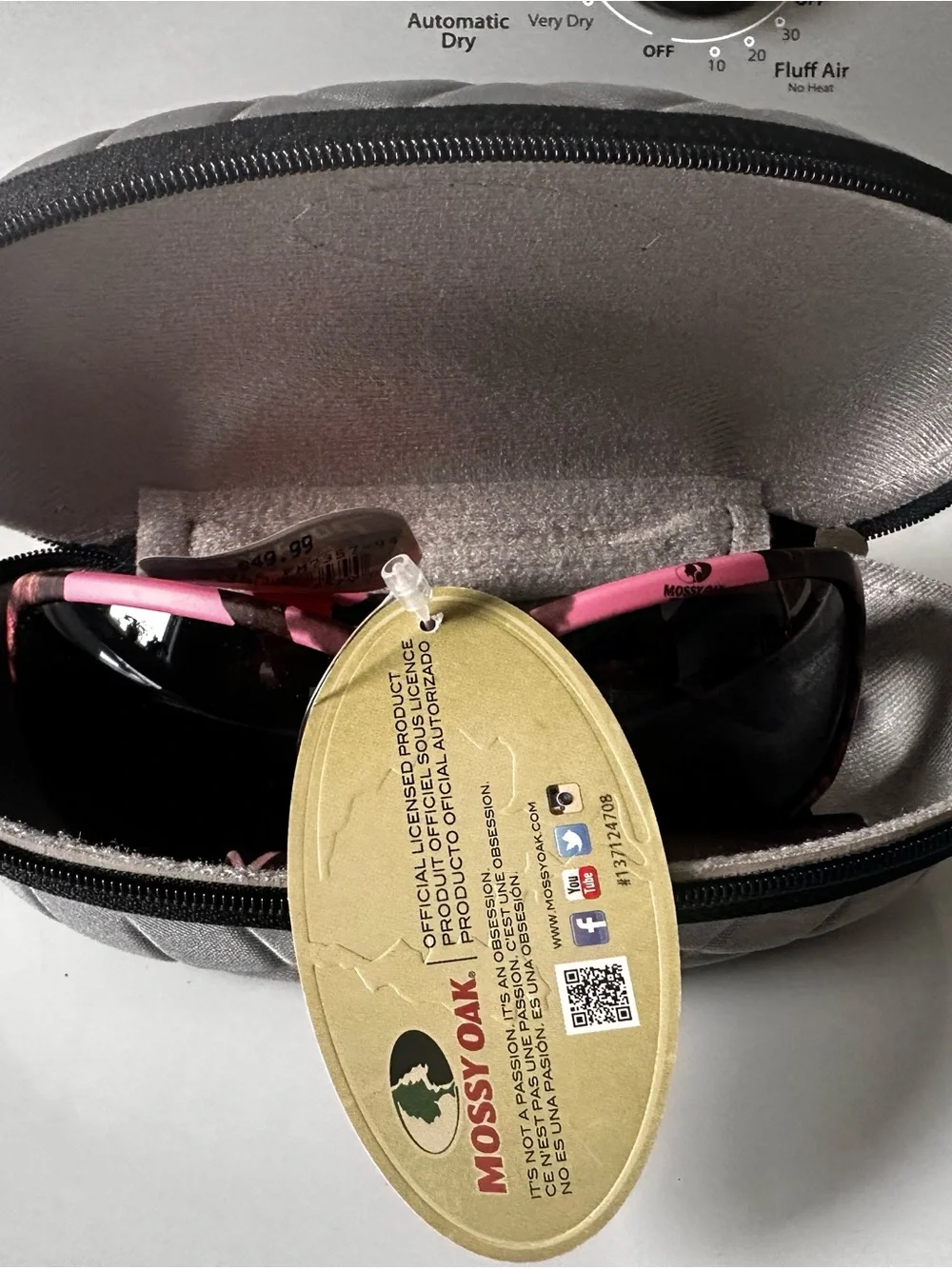 Peppers Women’s Pink Camo Polarized Sunglasses